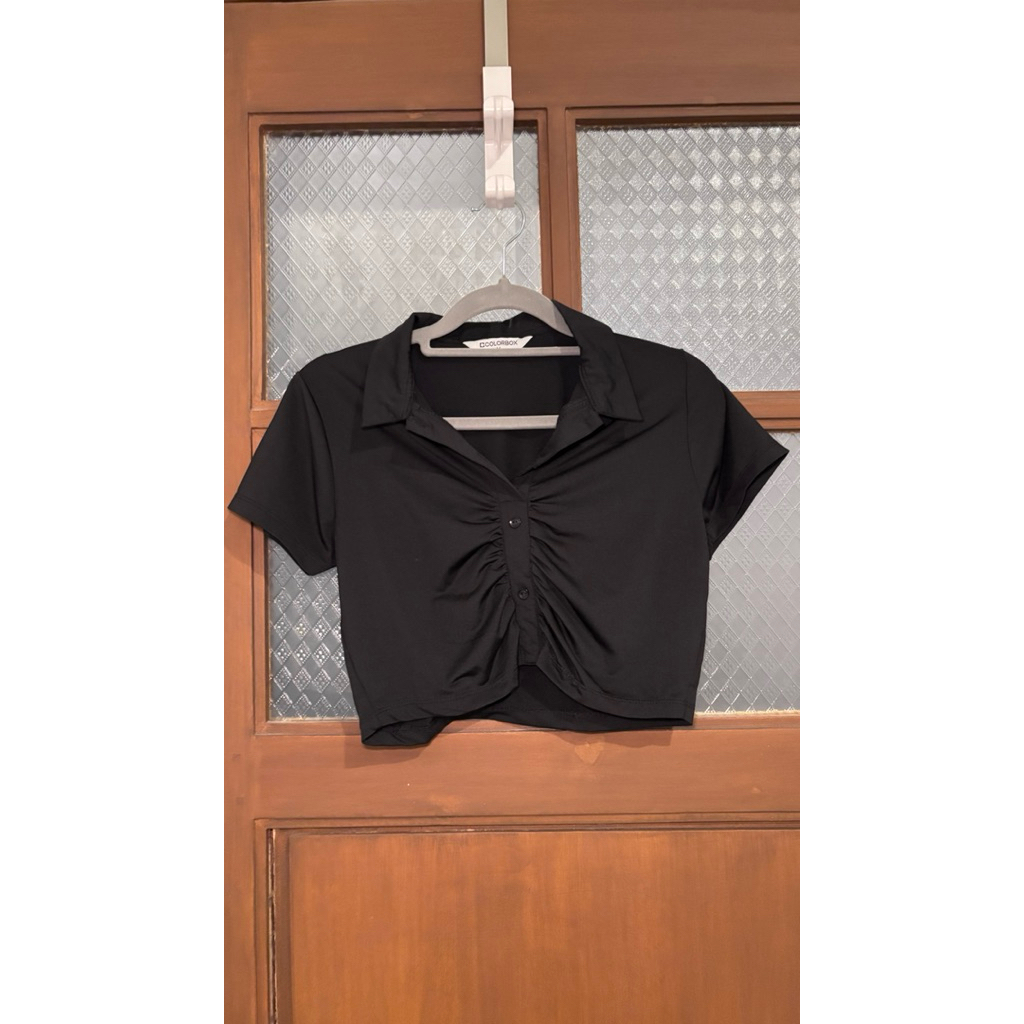 COLORBOX KEMEJA CROP TOP HITAM PRELOVED