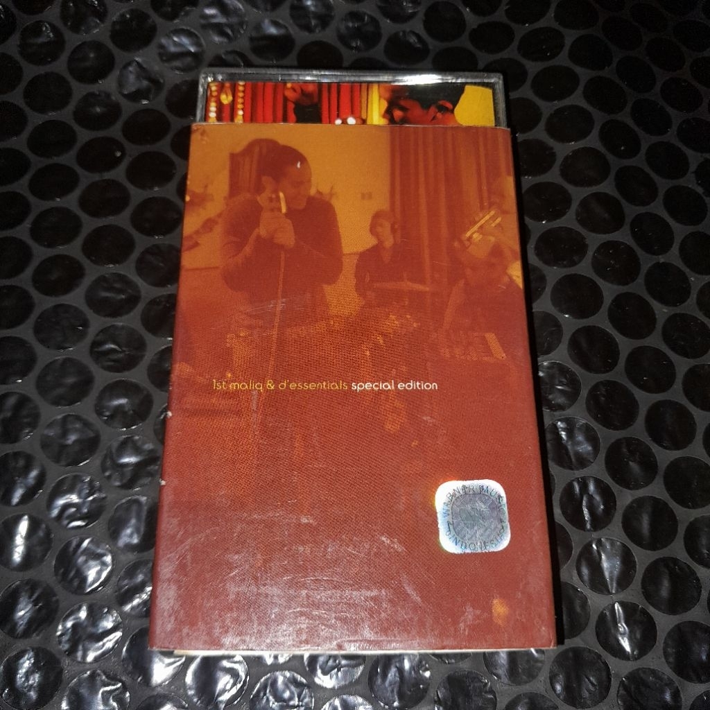 kaset maliq d'essentials 1st special edition