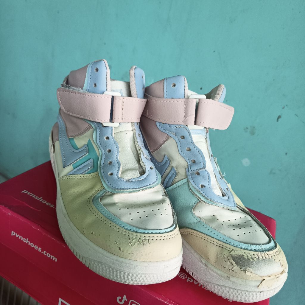 Preloved Sepatu PVN