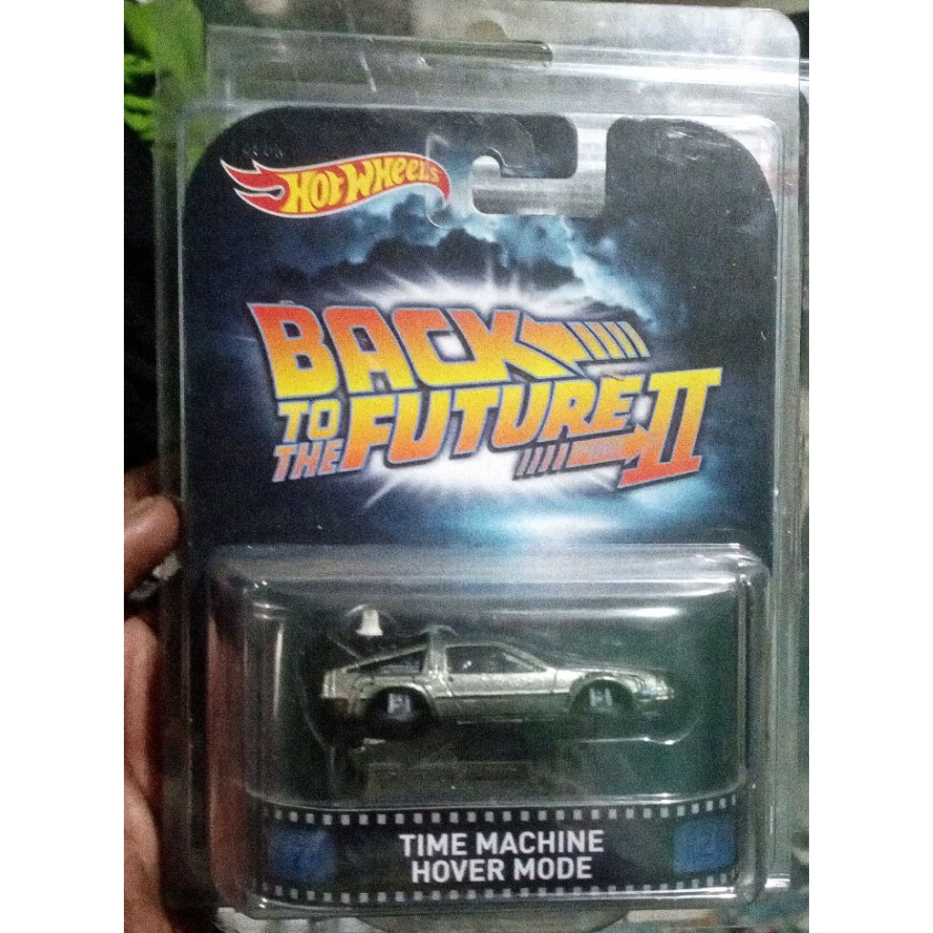 Hot Wheels Premium Retro Card Back To the future Time machine hower mode
