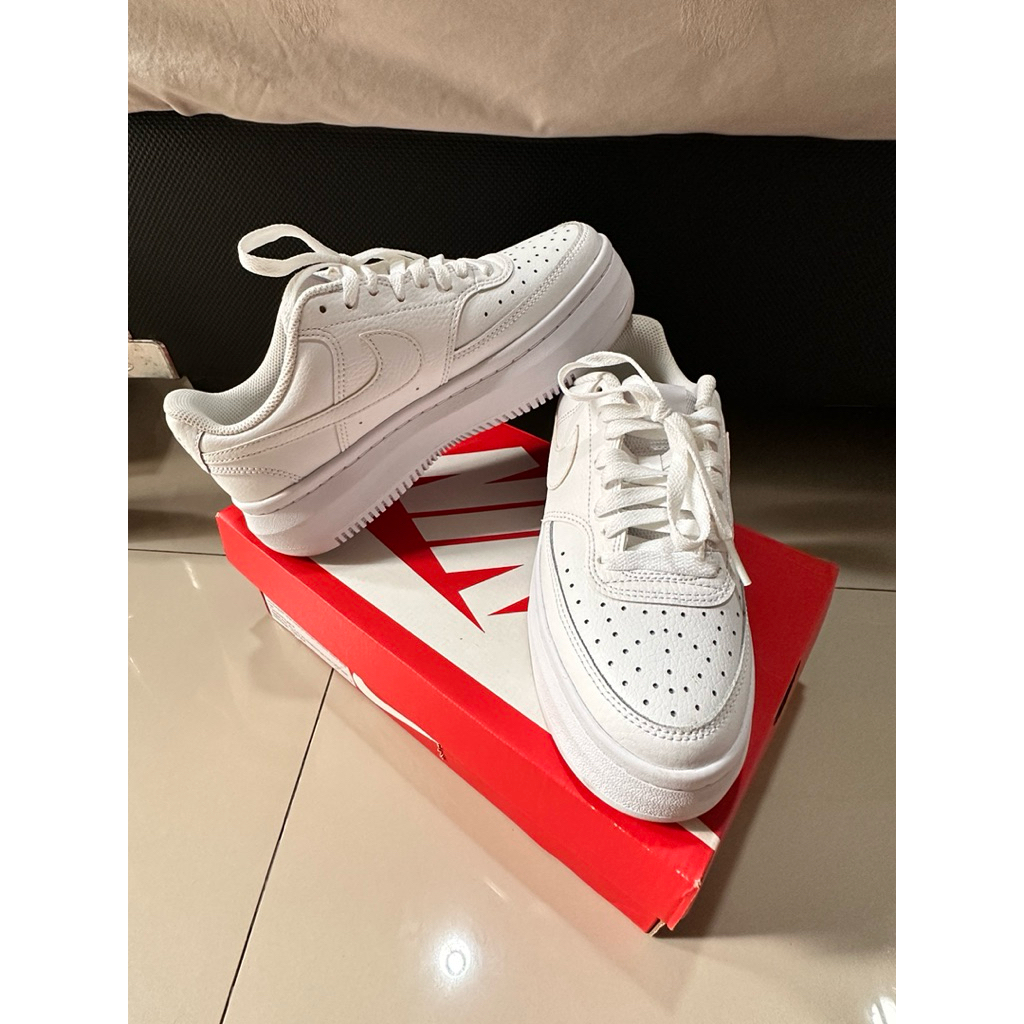 Nike Vision Court Alta Woman