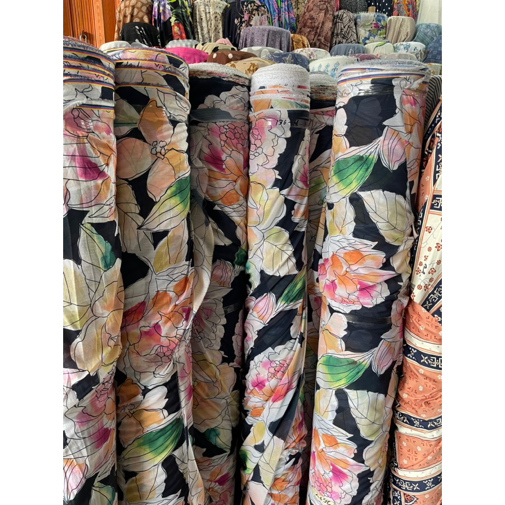 KAIN ROLL AN / Tidak di ecer / Khusus yang mau roll an / Kain ceruti motif / Kain ceruti kembang / k