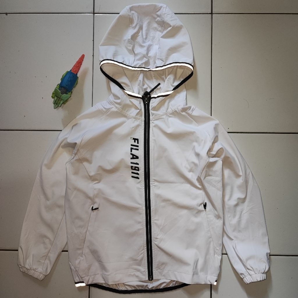 Jaket Running Parasut Lightweight Sporty Anak FILA Original 100% Branded Second Preloved Size 120 4 