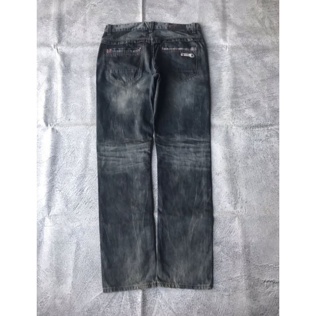 jeans fedding