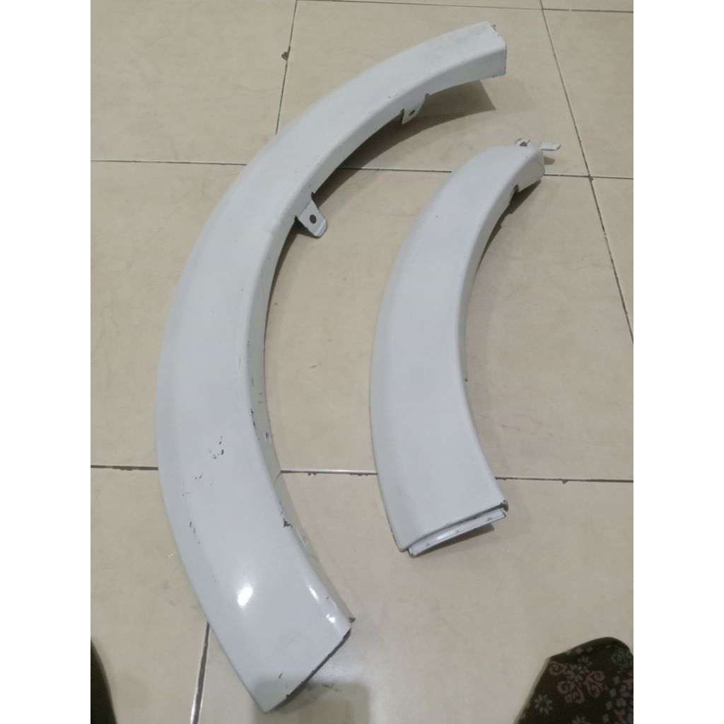 over fender depan kanan Terios rush lama original