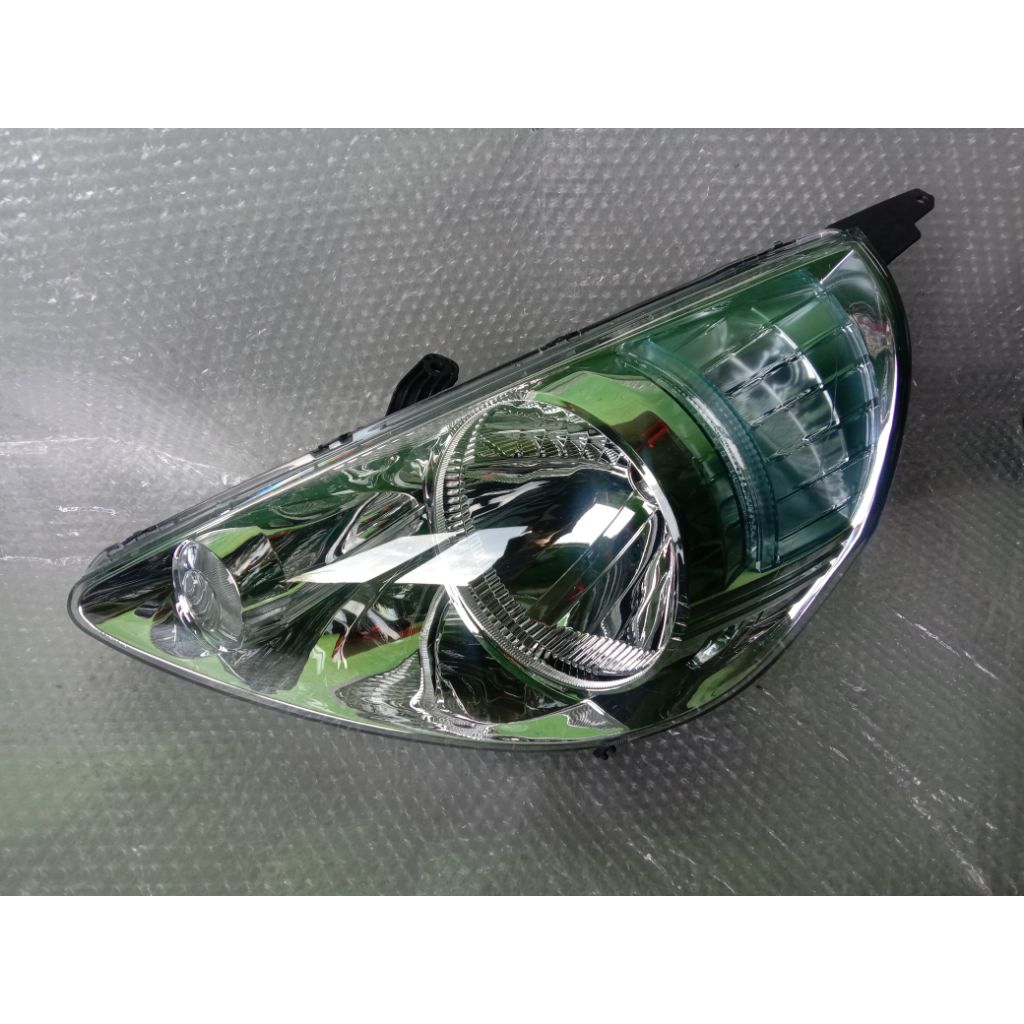 lampu depan Honda jazz 2005/2008