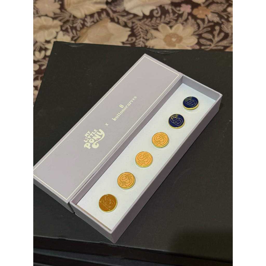 BUTTONSCARVES FRIENDSHIP BROOCH MY LITTLE PONNY BROS DAGU NEW BUKAN PRELOVED SECOND BEKAS BOLEH BELI