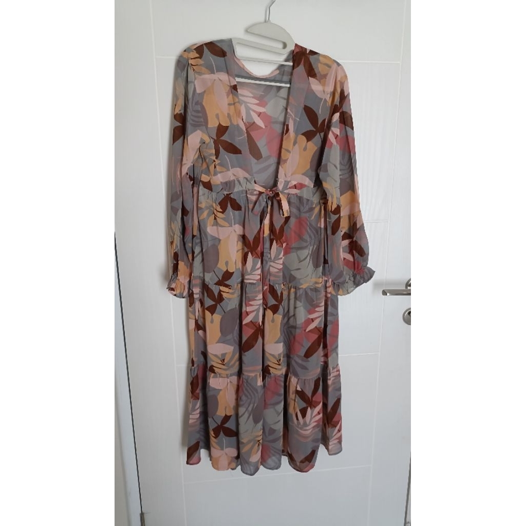 Outer Motif Bunga