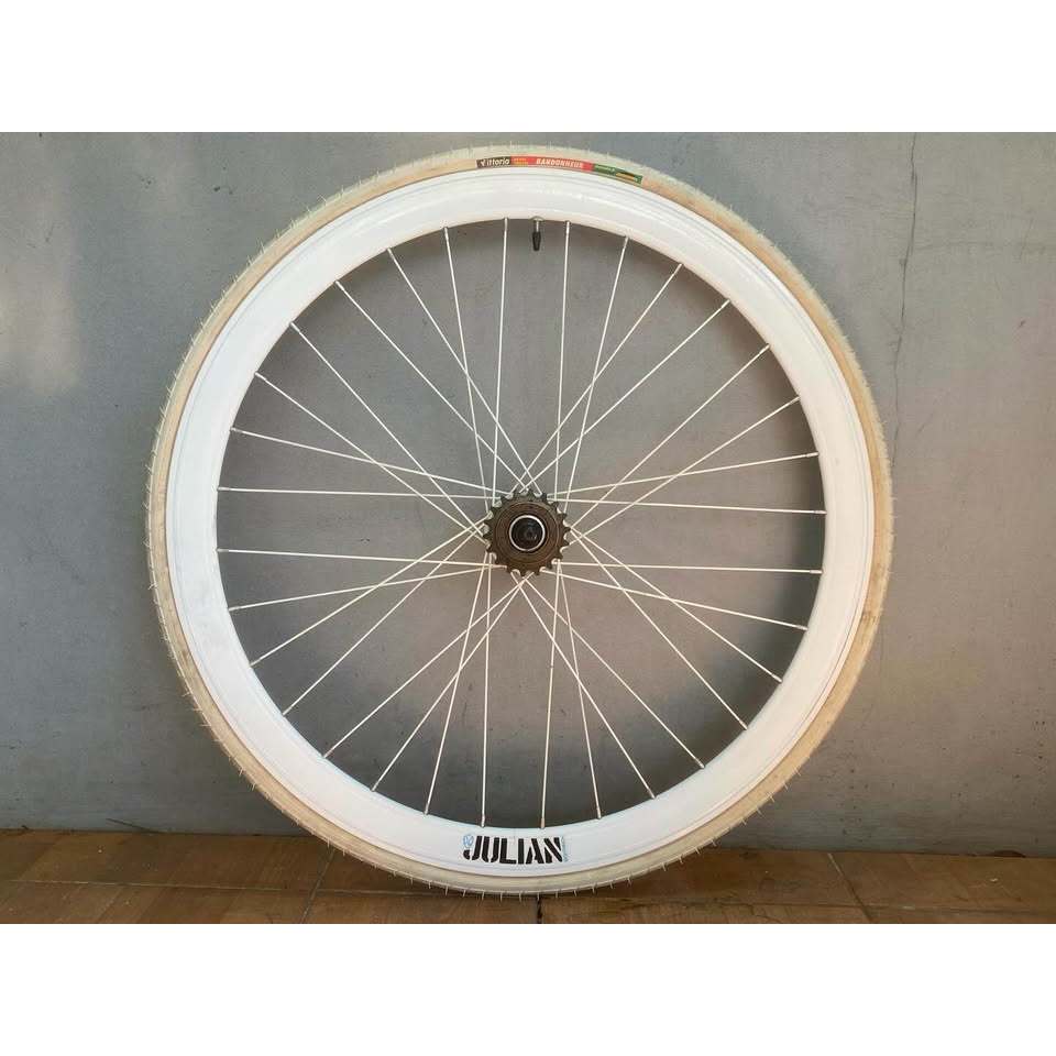 Wheelset rear Eightinch Julian 32 hole, hub Novatech fix fix include ban Vittoria Randonneur