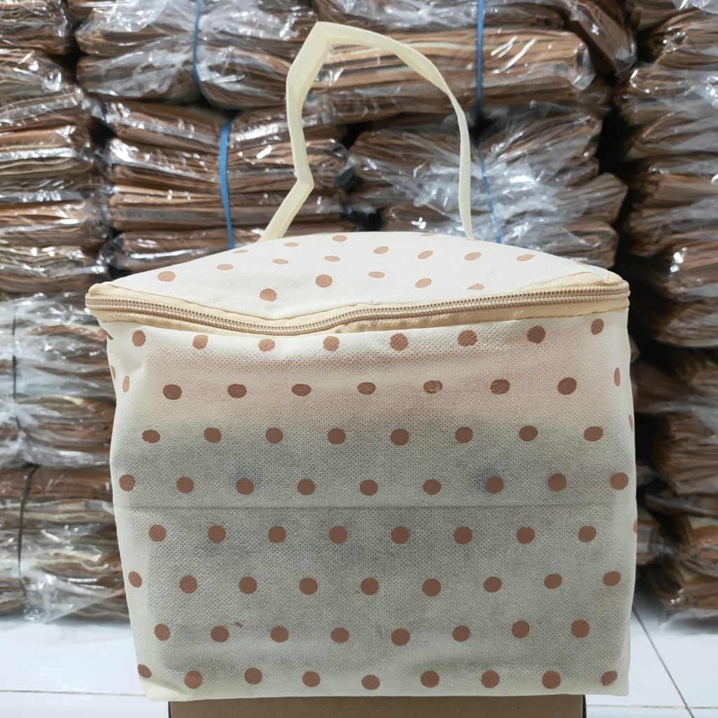 Tas hajatan kubus resleting polkadot cream Uk 22x22x20cm(12pcs)