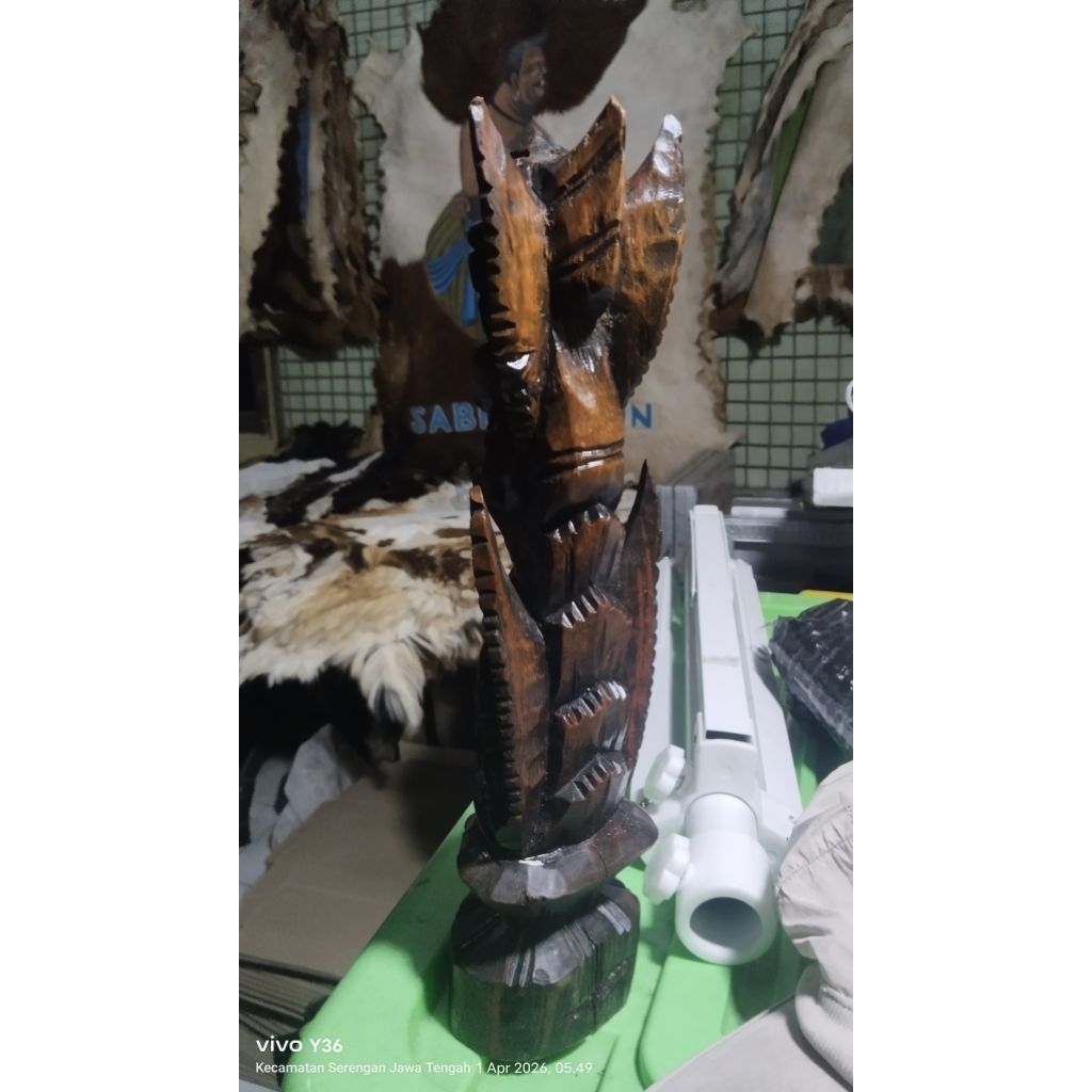 patung kayu kuno