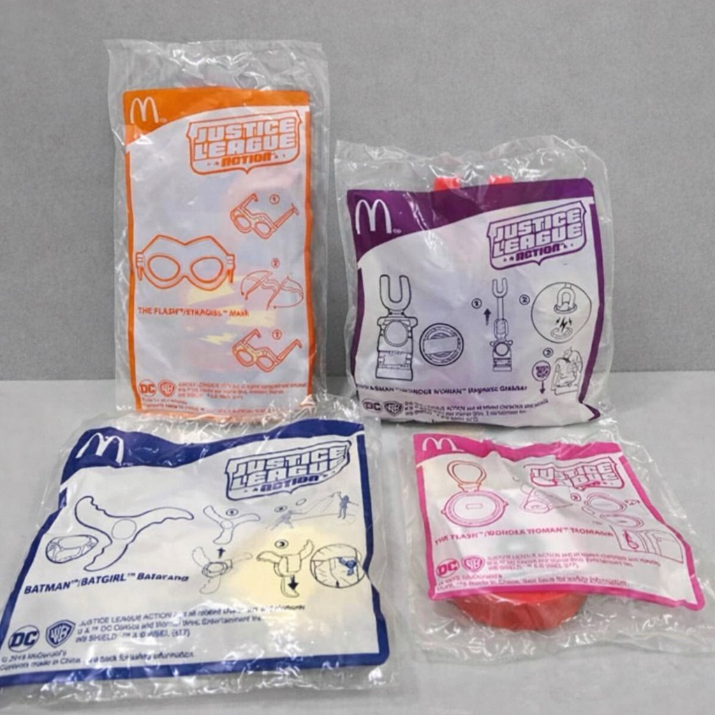 Mainan happy meal justice league action