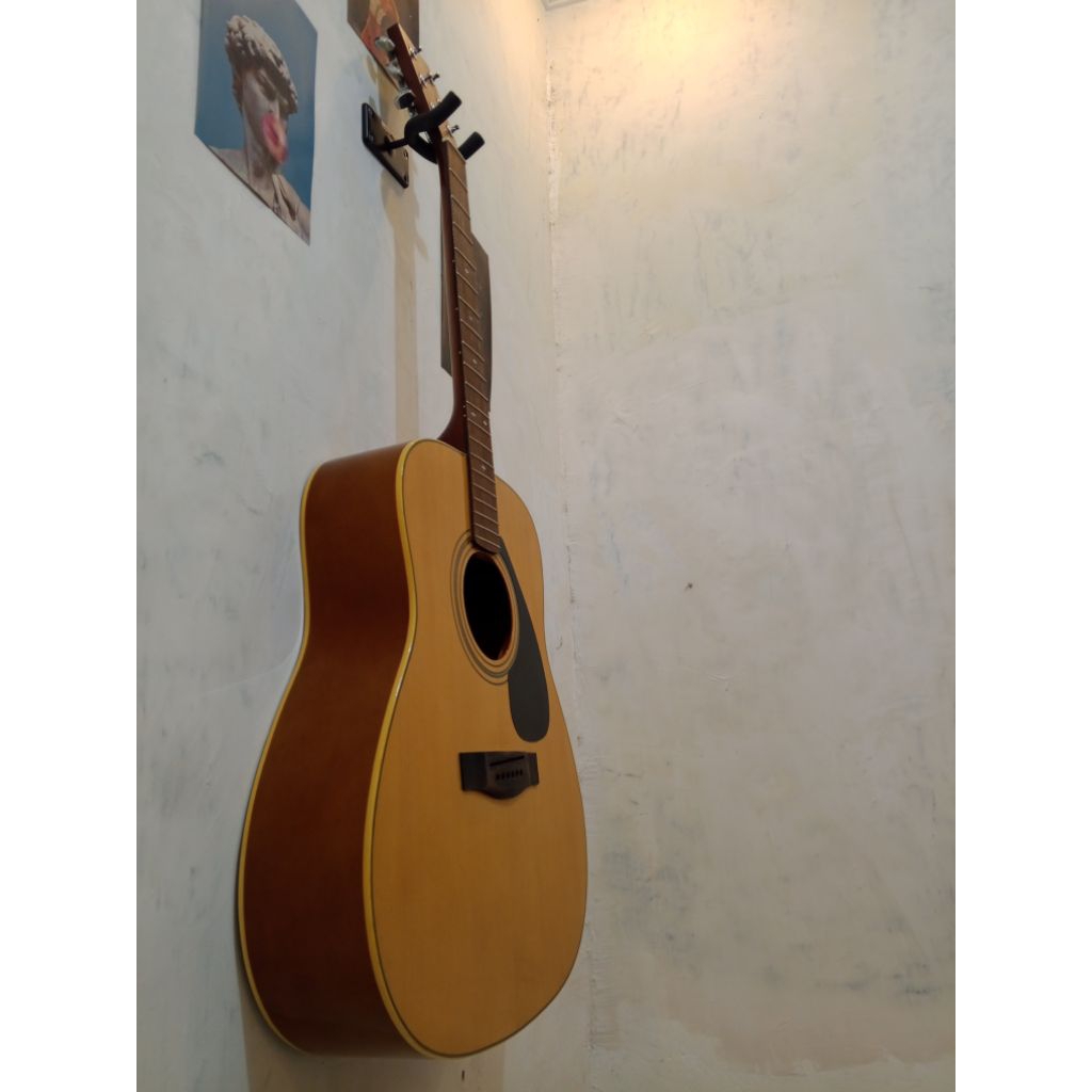 gitar Yamaha f350
