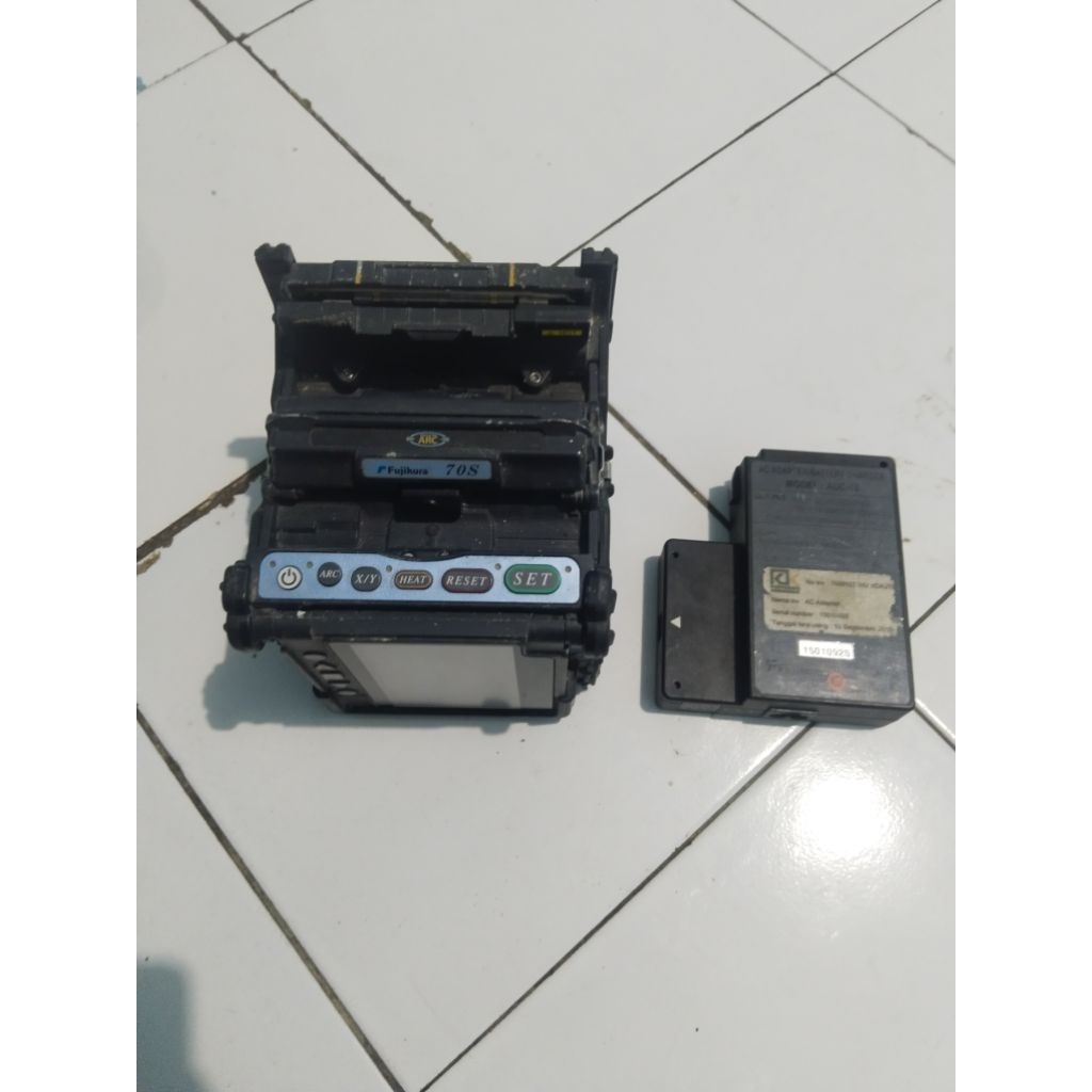 SPLICER FUJIKURA 70S KONDISI LAMA DI GUDANG  NGK TERPAKE BARANG SESUAI FOTO