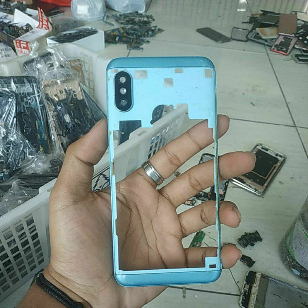 bazzel bekas mi a2 lite, tanpa tombol kaca kamera retak