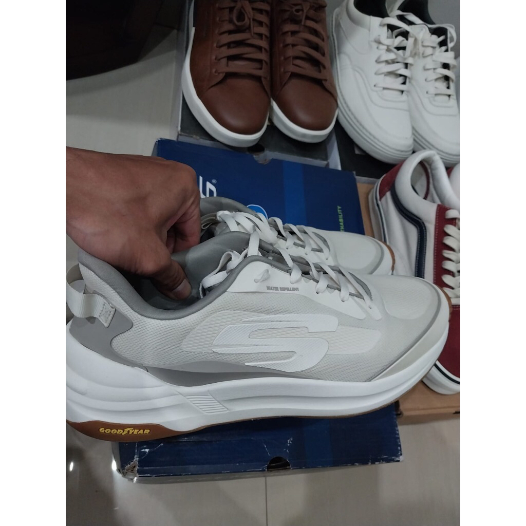 Skechers jogger PRELOVED size 46
