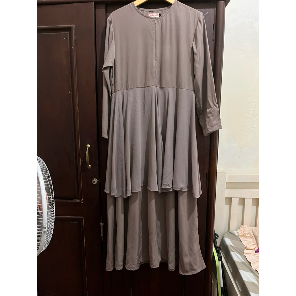 Preloved Zayra Hijab size L