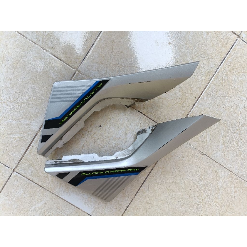 Cover aki bodi samping Xabre