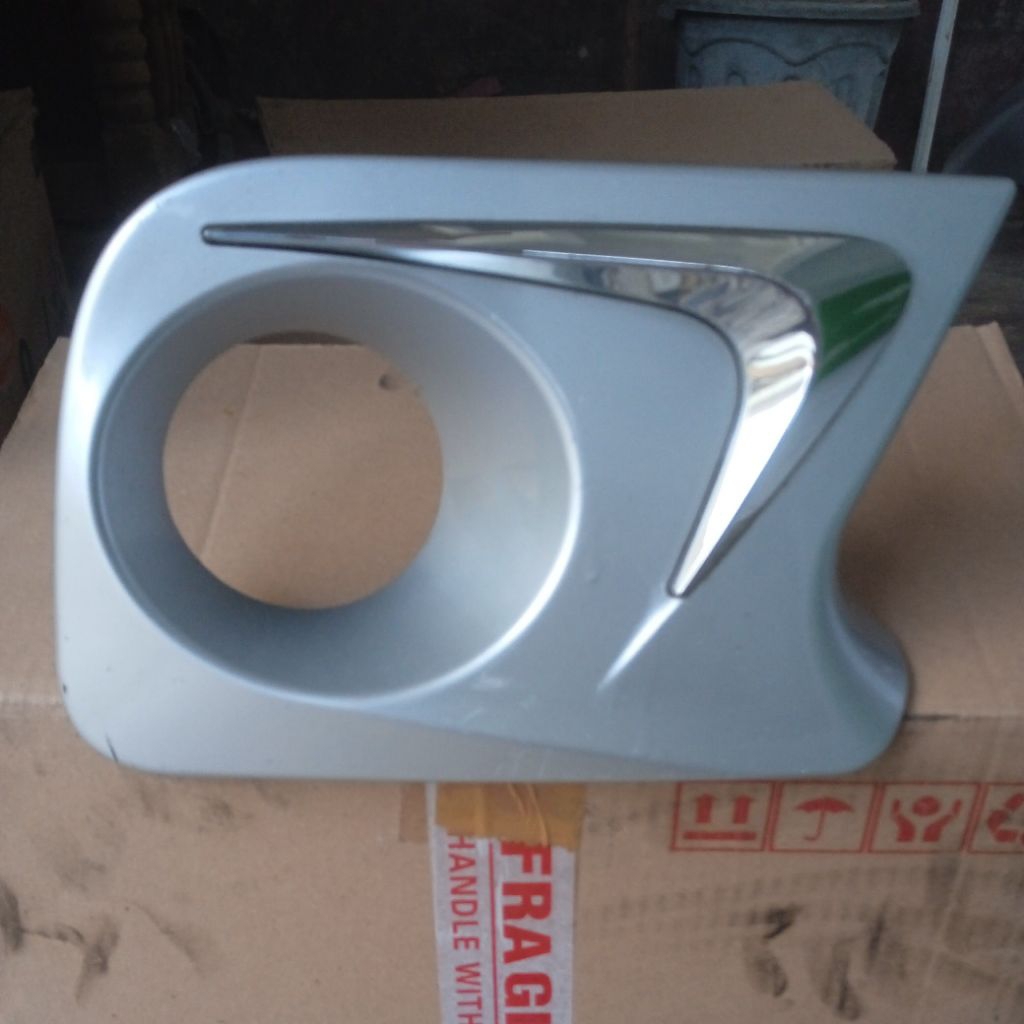 COVER/GARNISH FOGLAMP  " KANAN" AVANZA/XENIA (2012-2015)
