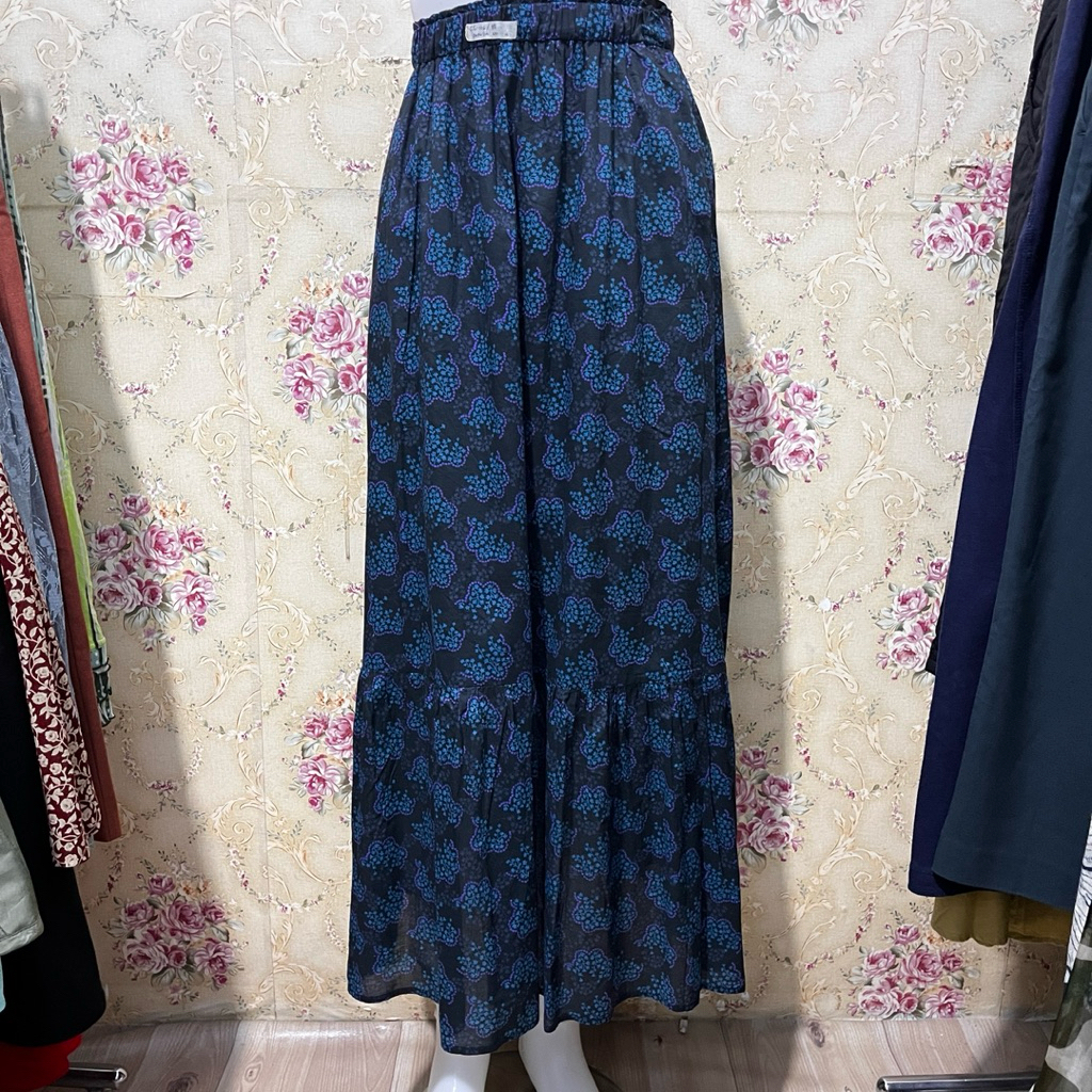 Aesthetic skirt by uniqlo x anna sui