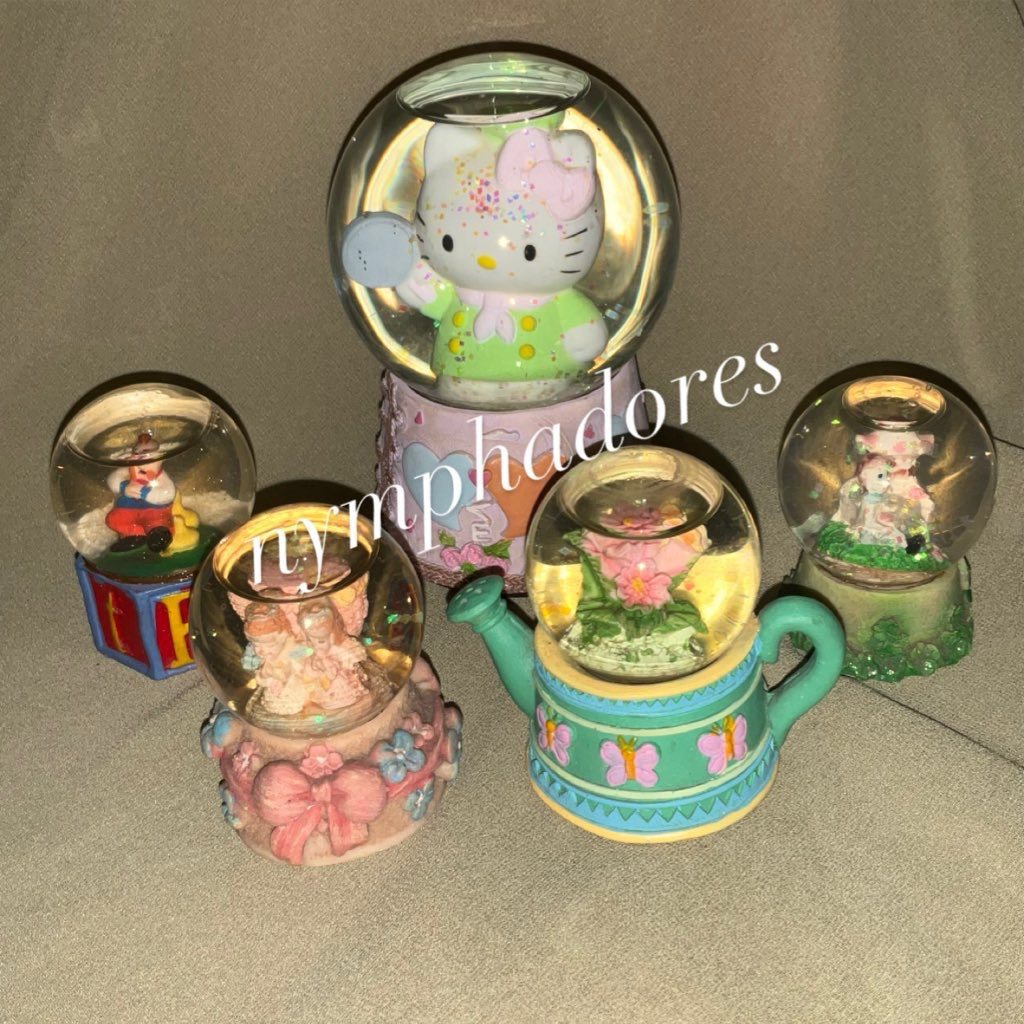 preloved snow globe