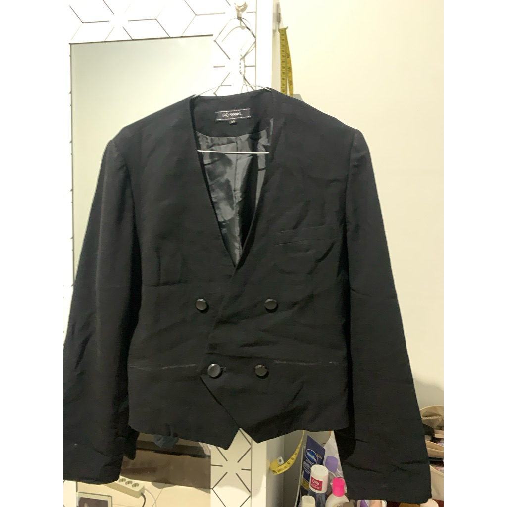Blazer crop hitam