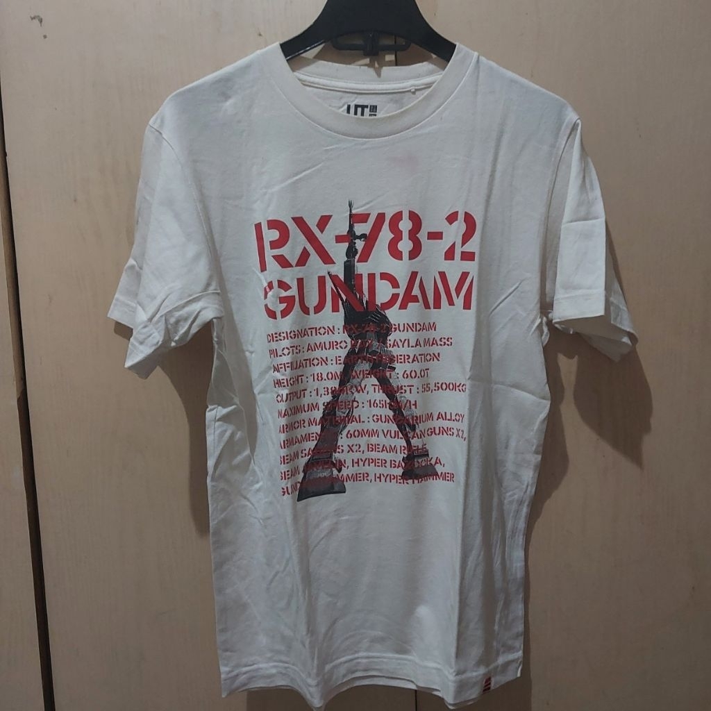 Kaos Uniqlo x Gundam second