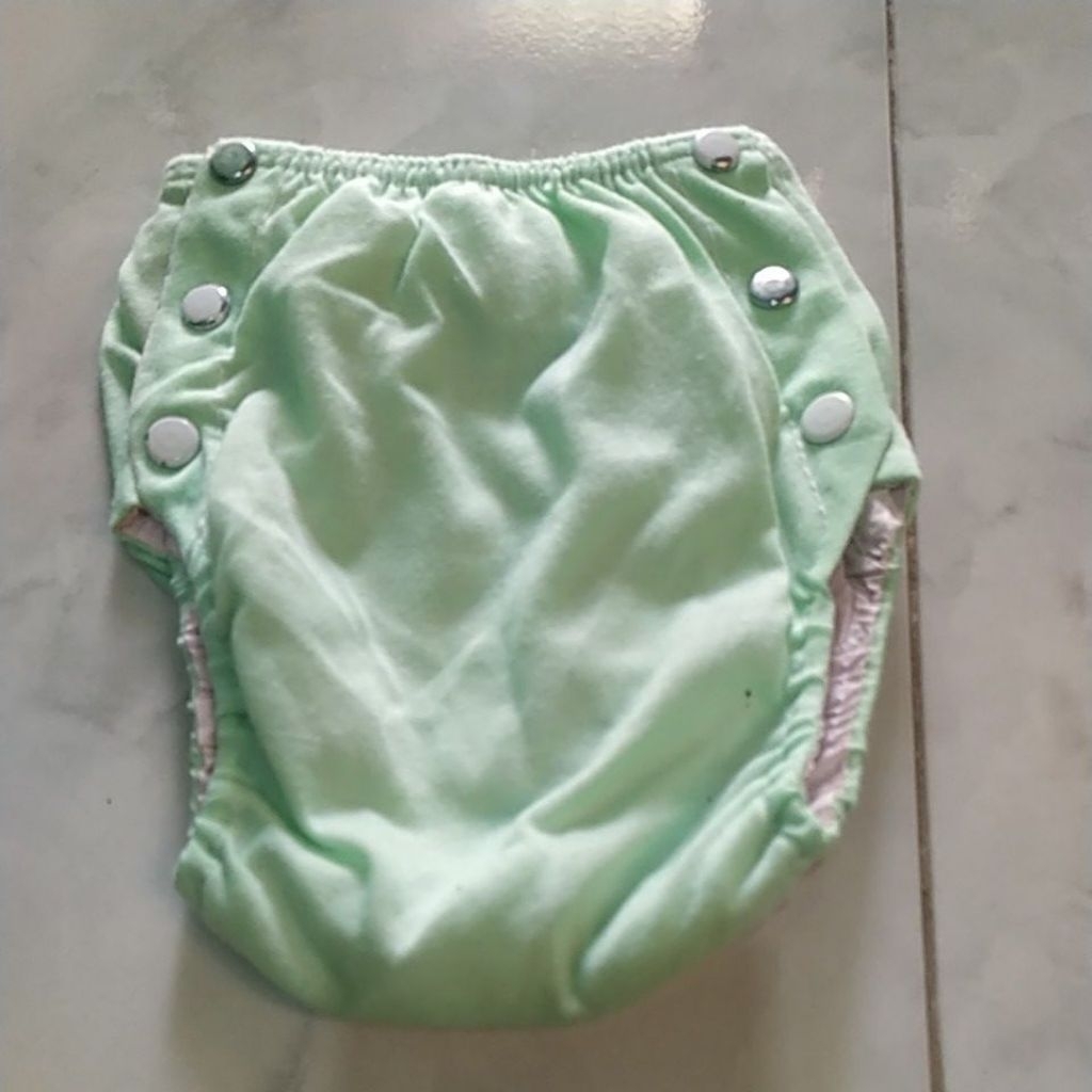 popok celana plastik (A)