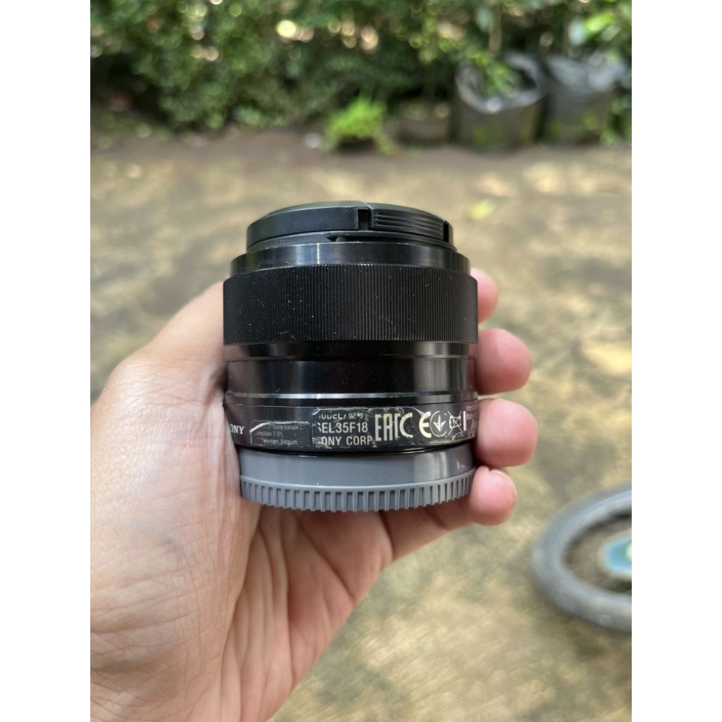 Lensa Fix Sony 35mm f1.8