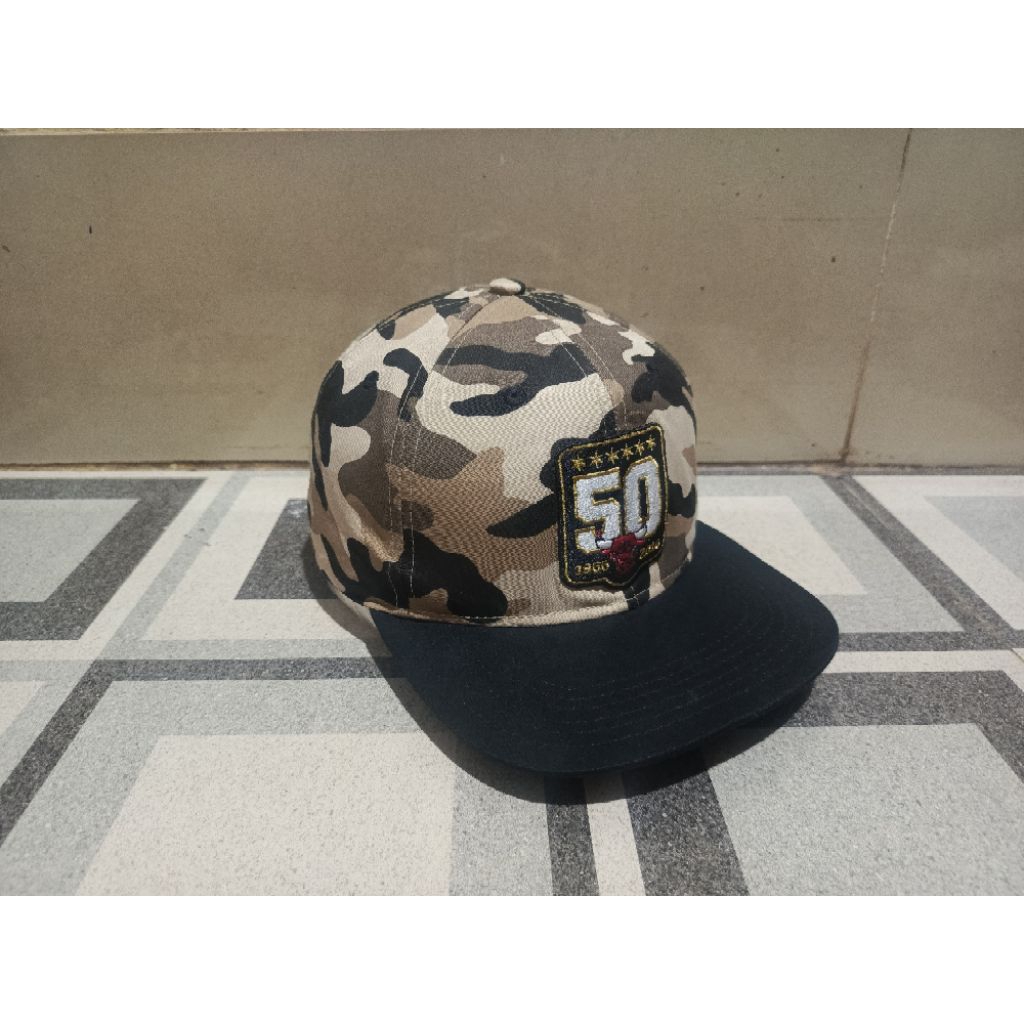 ​"Topi Snapback Chicago Bulls 50th Anniversary Camo - Second Original"