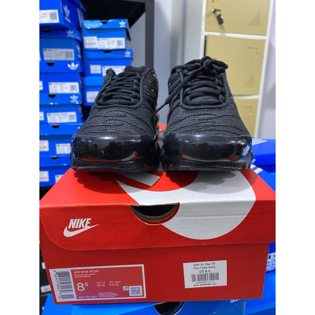 NIKE AIR MAX PLUS TN TRIPLE BLACK