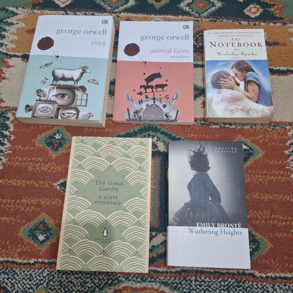 NOVEL PRELOVED THE GREAT GATSBY GEORGE ORWELL 1984 NICHOLAS SPARKS THE NOTEBOOK EMILY BRONTE WUTHERI