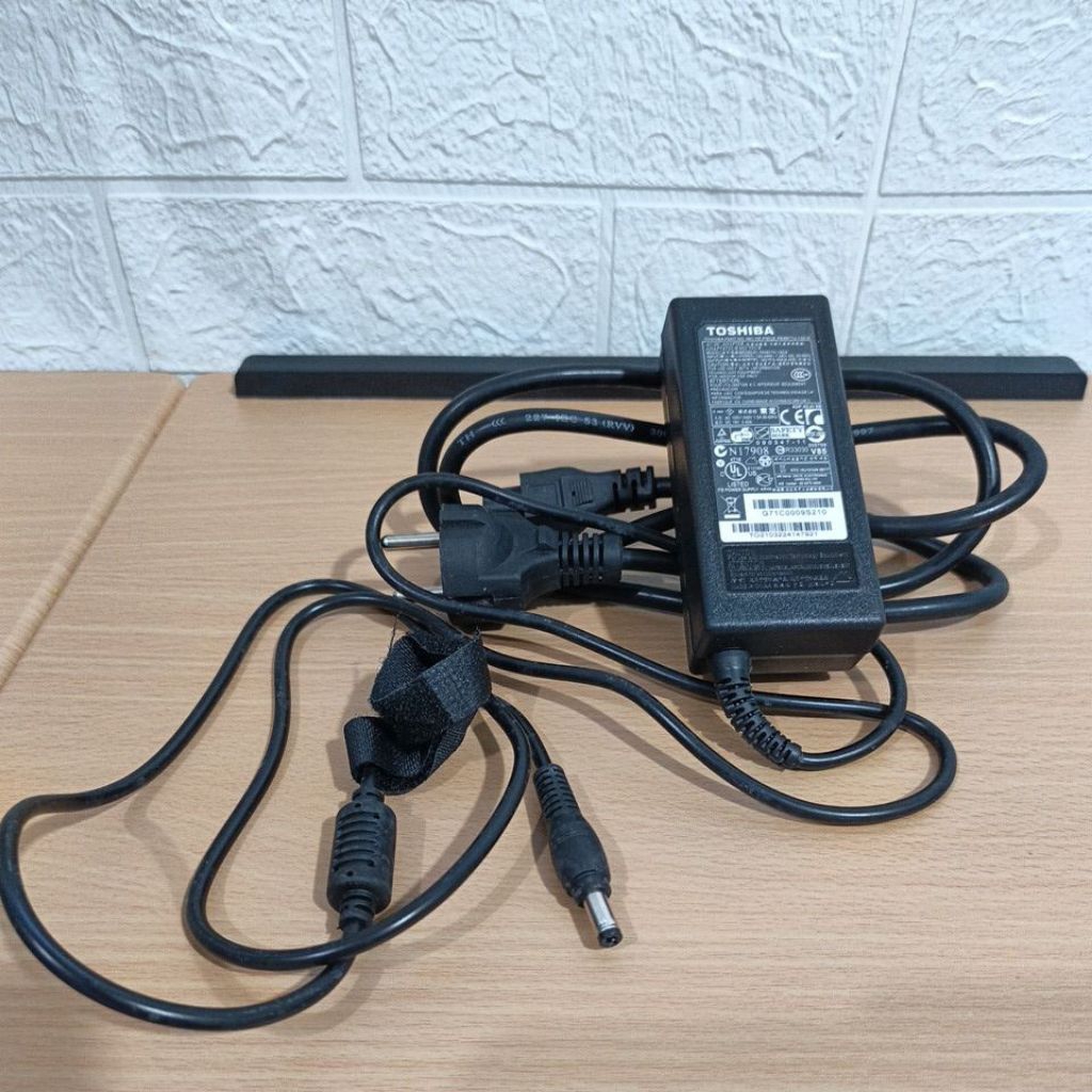 Charger Laptop Toshiba