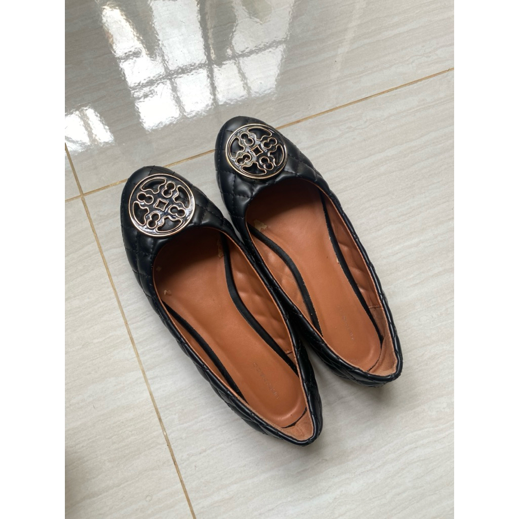 Flat Shoes Wanita Hitam