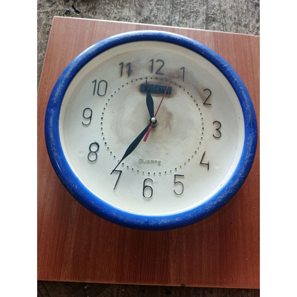 jam dinding second merk kailock second minus peang