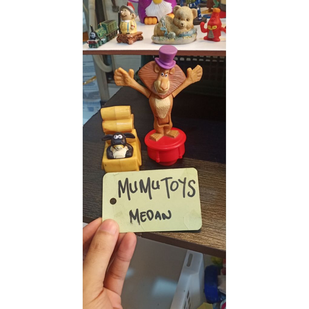 Mainan Sale figure Madagaskar dan shaun the sheep perset