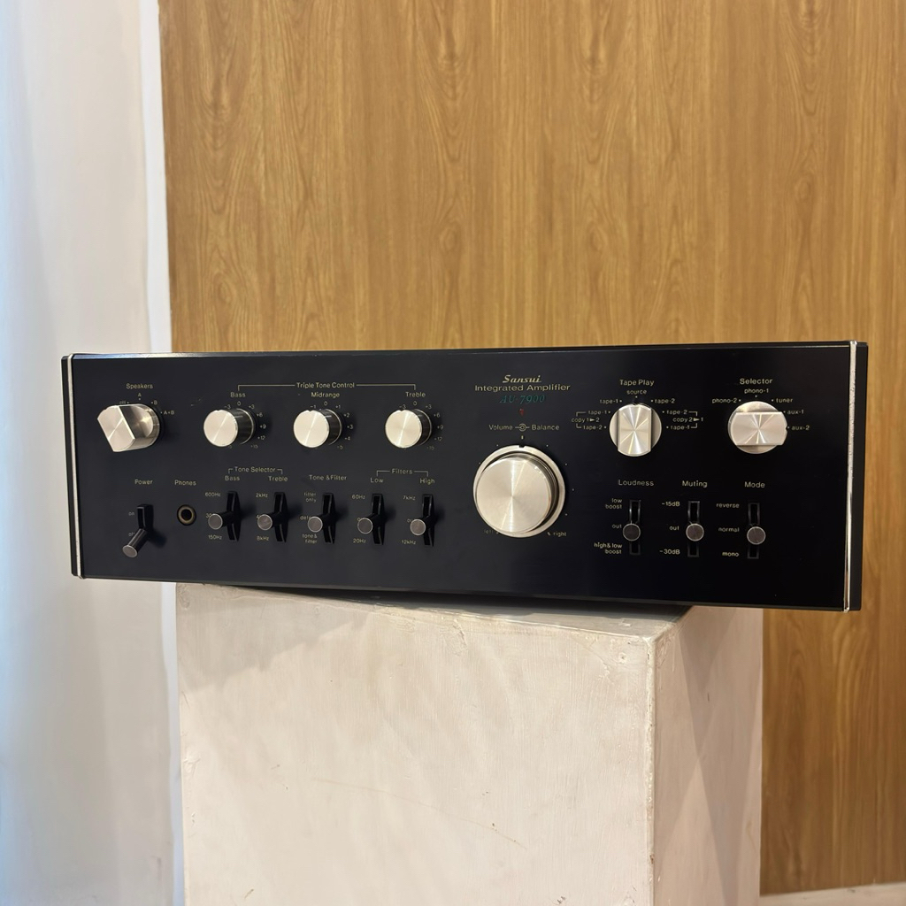 AMPLIFIER SANSUI AU-7900 (GOOD CONDITION)