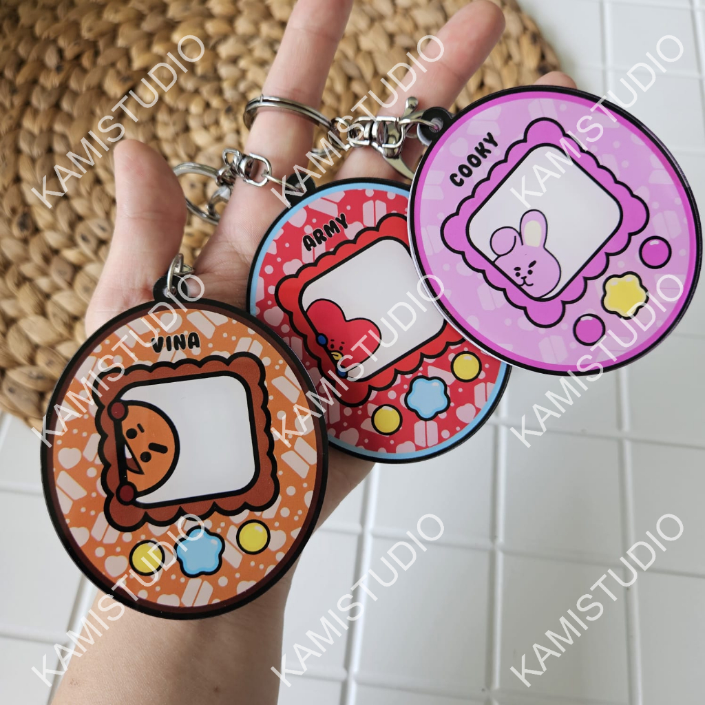 Keychain Shaker TAMAGOTCHI BT21 bts bangtan tinytan BTS / Custom Nama Bagtag/Gantungan Tas/gantungan