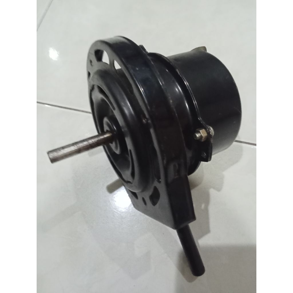 dinamo kipas  Maspion  18 inch