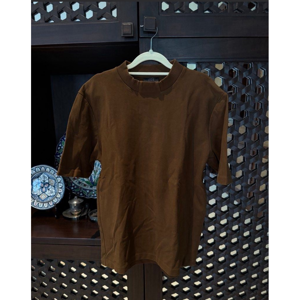 COS T-shirt Brown Cokelat