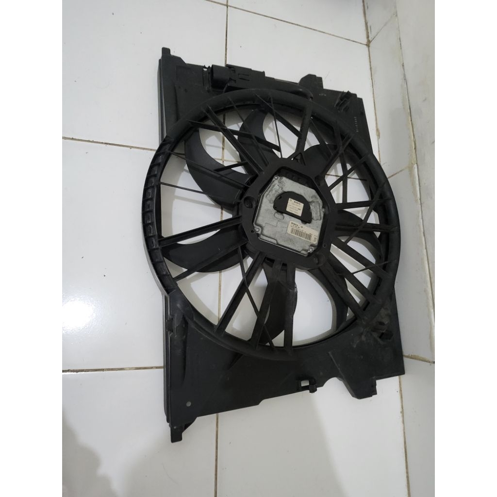 extrafan mercedes benz E200 E240 E260 W211 original