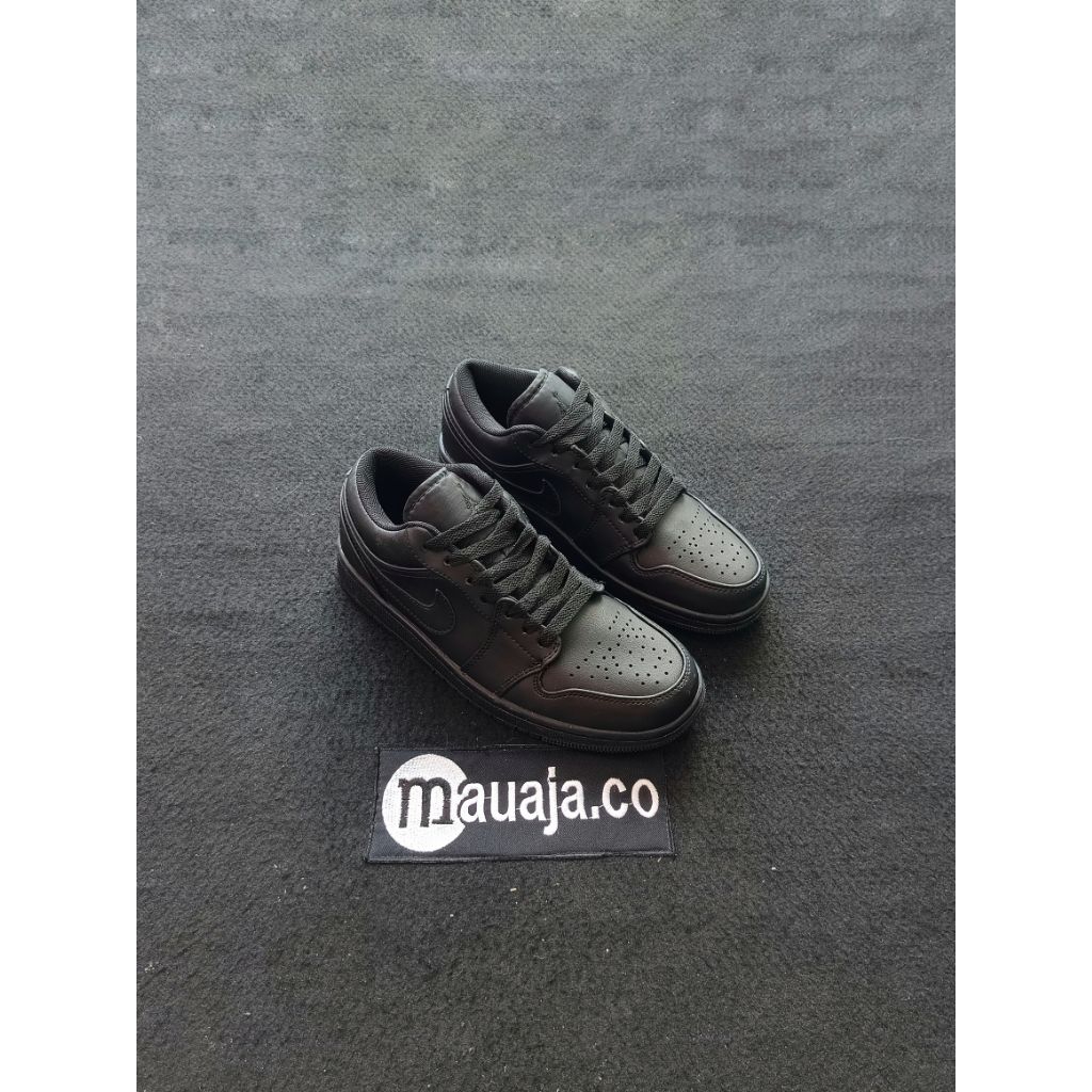 Nike Air Jordan 1 Low Triple Black