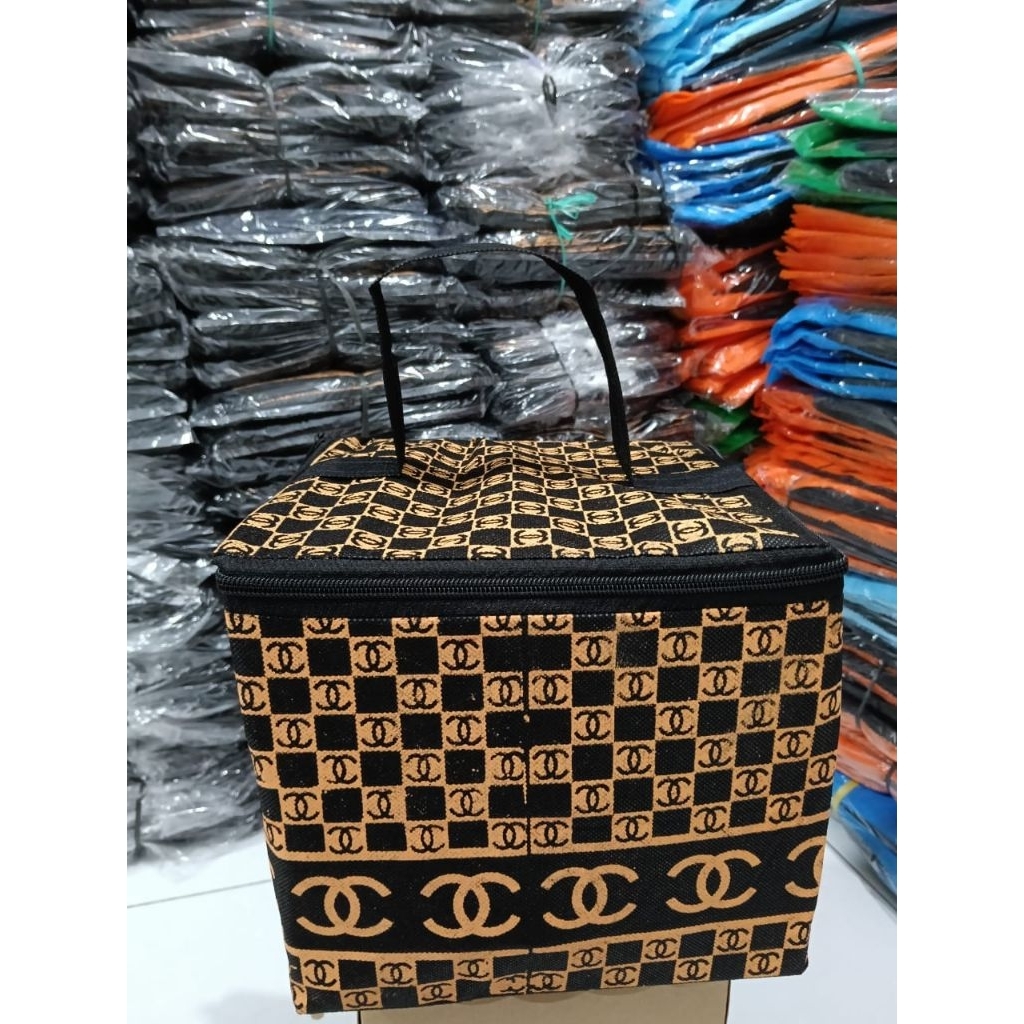 Tas hajatan Kubus Resleting CHNL uk.22x22x20cm (12pcs)