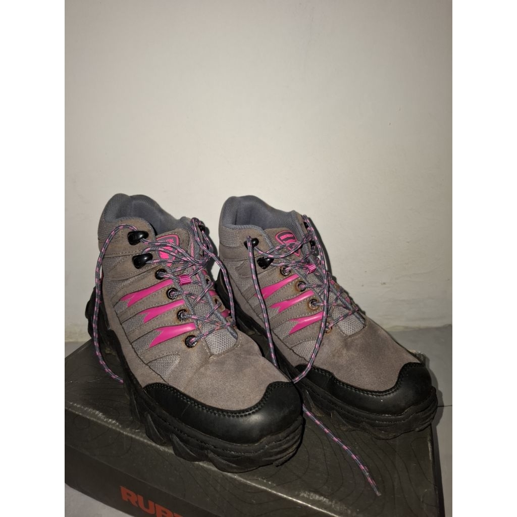 sepatu gunung merk rubtrack teon wanita