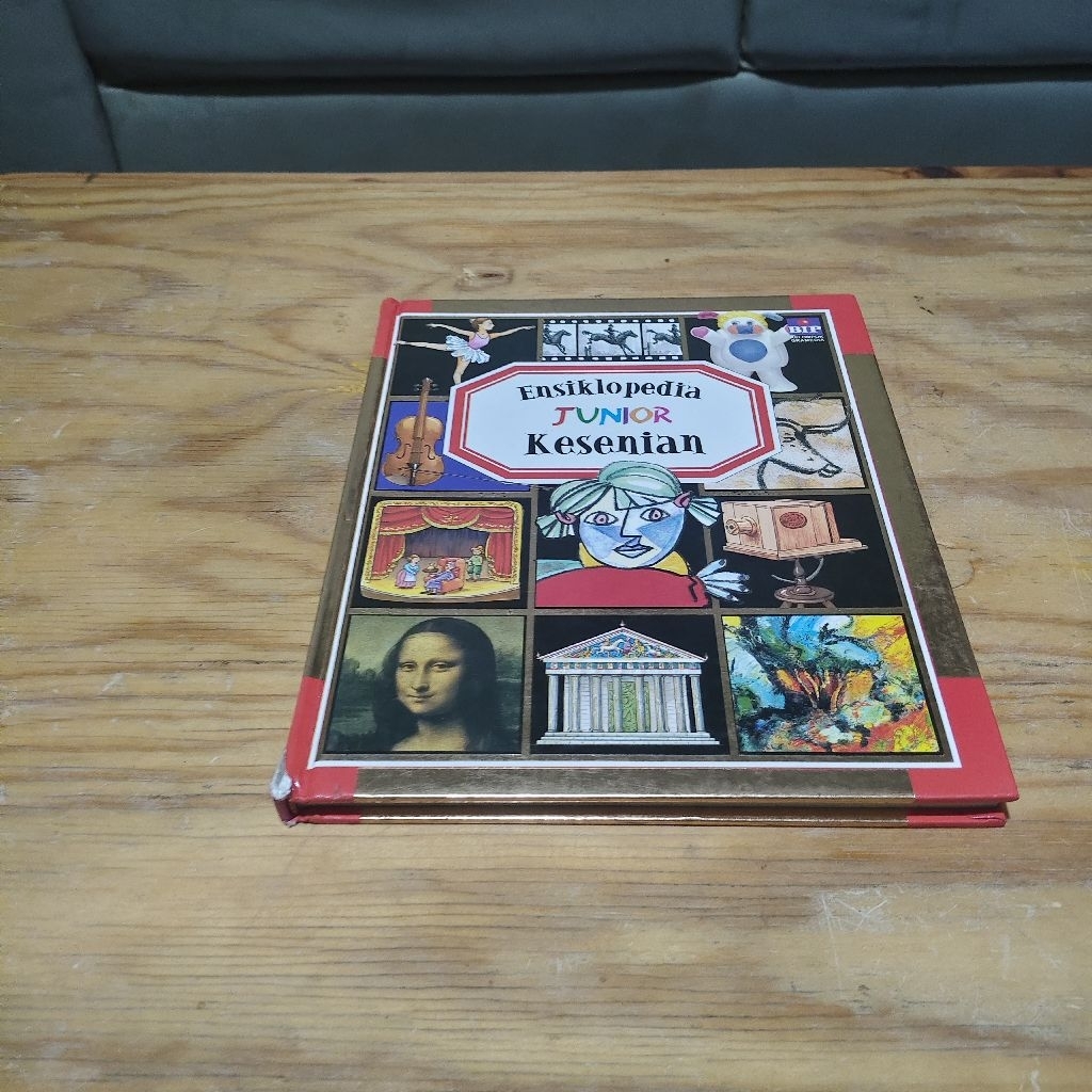 Buku Ensiklopedia Junior Kesenian