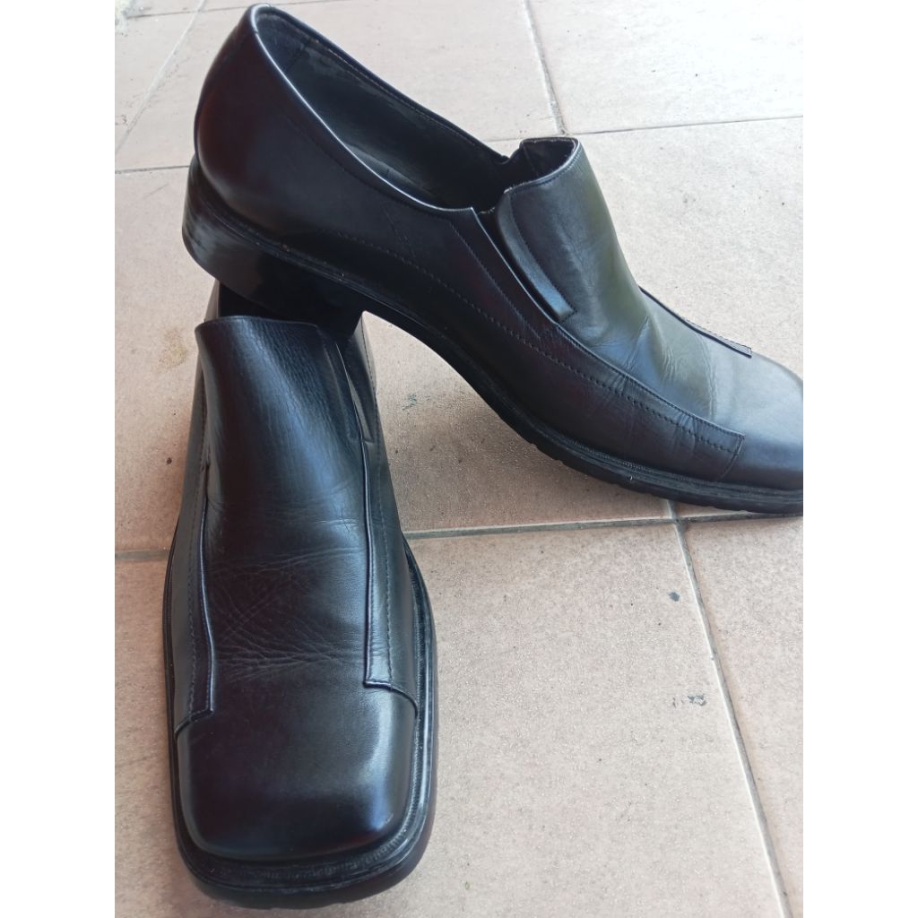 Sepatu Andre Valentino