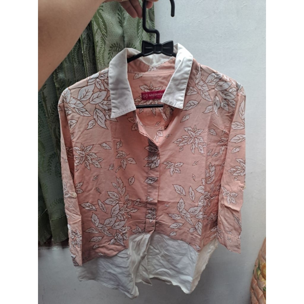 [READY PEMAKAIAN PRIBADI] Kemeja Blouse Wanita Hassenda Fashion Girl Pink Bunga-Bunga Size M