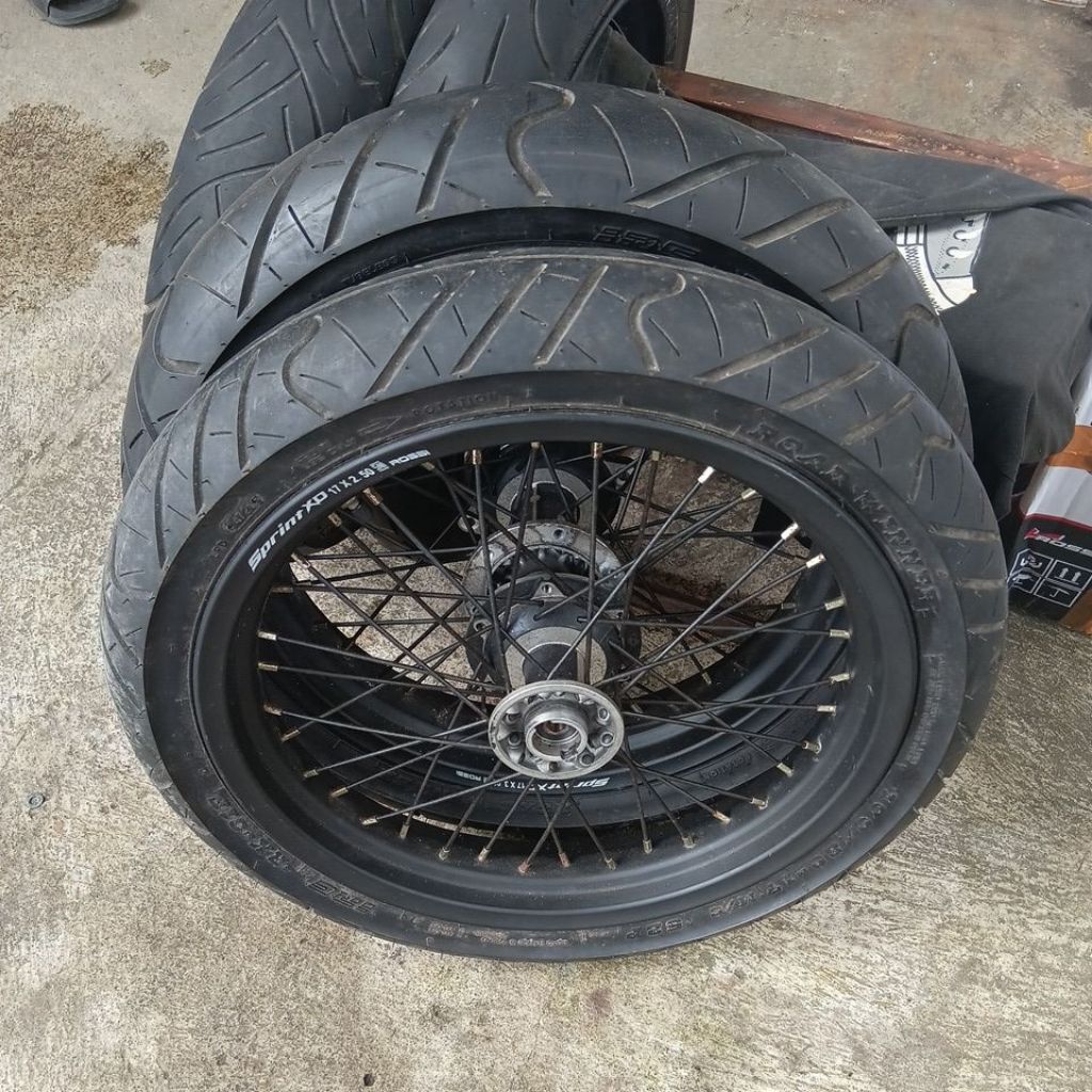 wellset supermoto klx/DT150 bekas normal 250/300-17