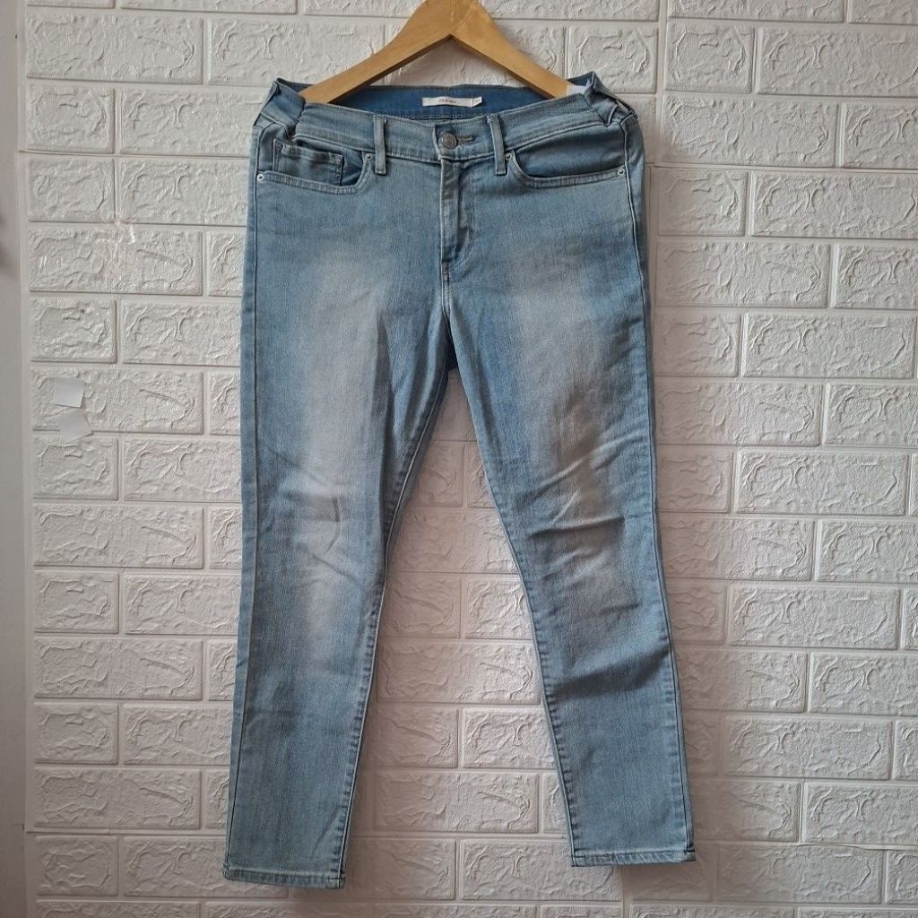 (PRELOVED) Celana Jeans Skinny Levis Wanita Size 30