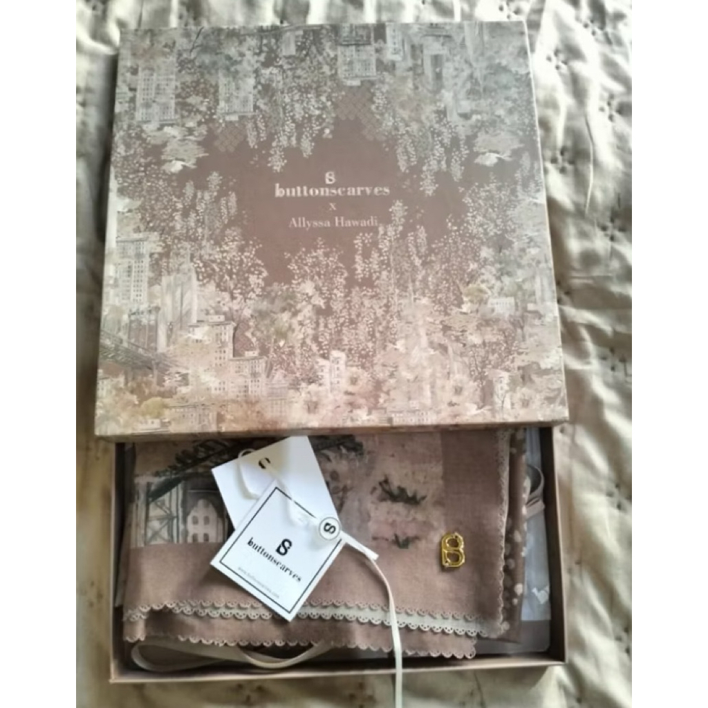 PL tribeca new york scarf buttonscarves